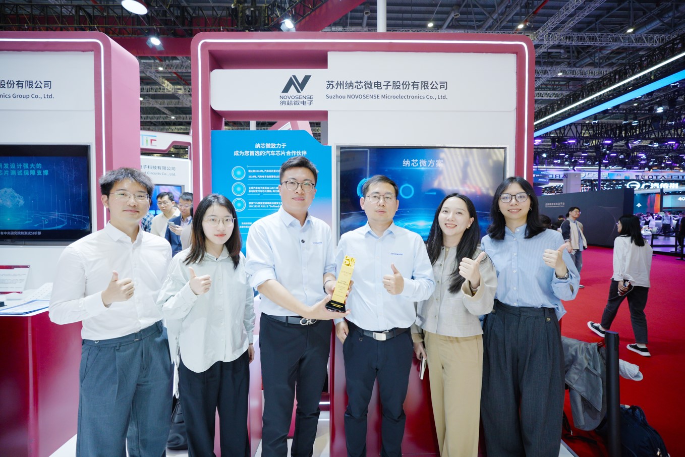 hjc黄金城官网亮相2025上海车展，斩获“年度影响力汽车芯片”大奖